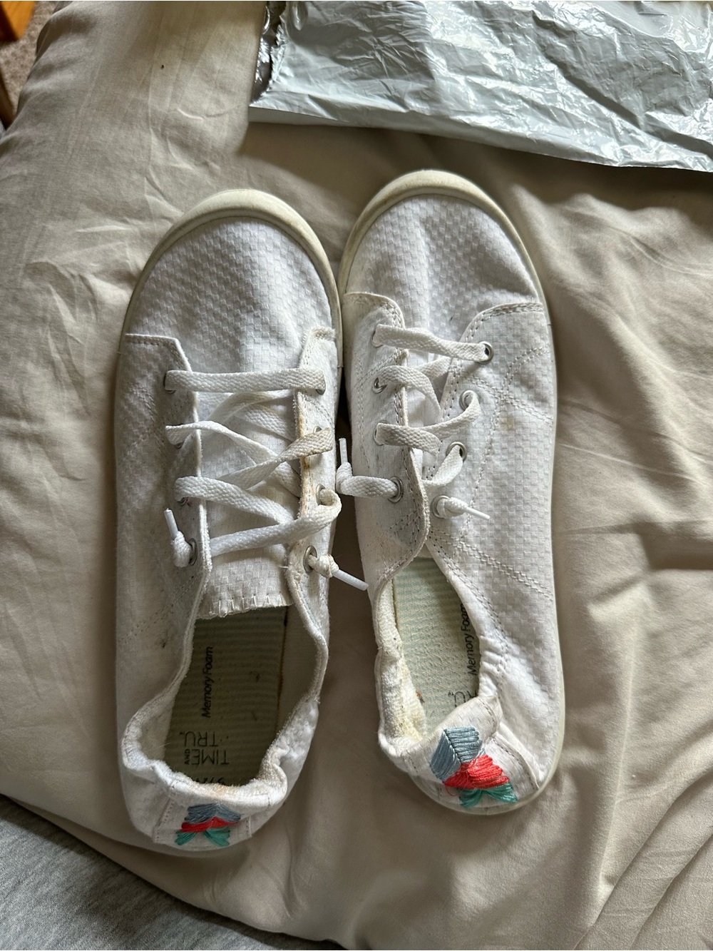 Time and Tru White Lace-Up Canvas Sneakers with Subtle Heel Embroidery